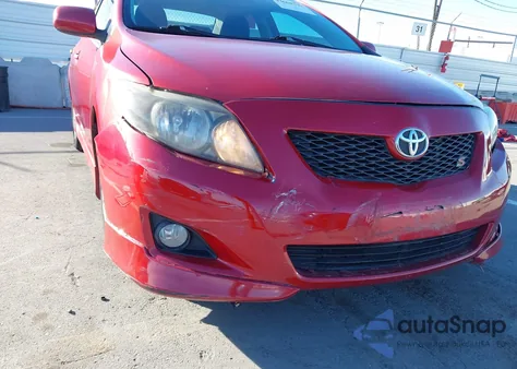 2010 Toyota Corolla S z USA, uszkodzony, nr VIN 2T1BU4EE3AC435191